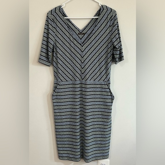 J. McLaughlinLarge Geometric Grecian Link Sheath Dress Catalina travel office - Picture 2 of 13